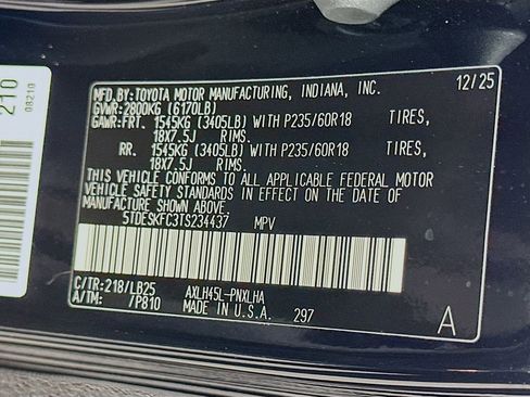 Used 2026 Toyota Sienna Platinum AWD/4WD image 35