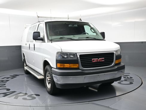 Used 2021 GMC Savana 2500 w/ Driver Convenience Package RWD image 3