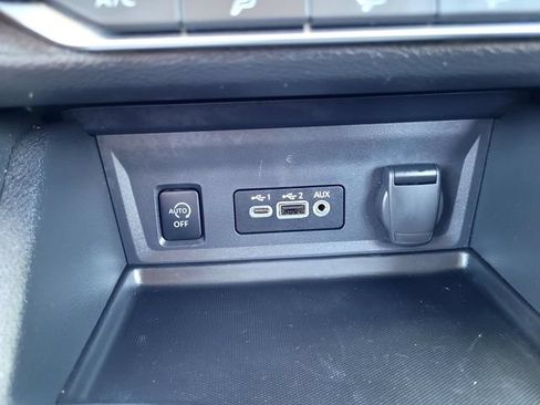 Used 2024 Nissan Sentra SV FWD image 17