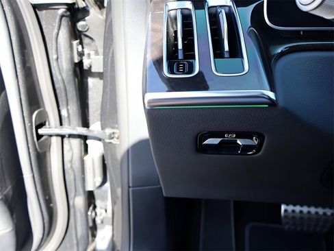 Used 2022 Mercedes-Benz S 500 4MATIC image 36