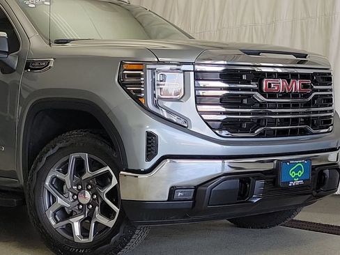 Certified 2024 GMC Sierra 1500 SLT w/ SLT Premium Package AWD/4WD image 6