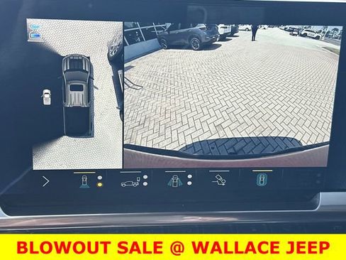 Used 2022 Chevrolet Silverado 1500 LT Trail Boss w/ LT Trail Boss Premium Package AWD/4WD image 31