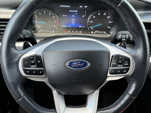 Used 2020 Ford Explorer XLT AWD/4WD image 18