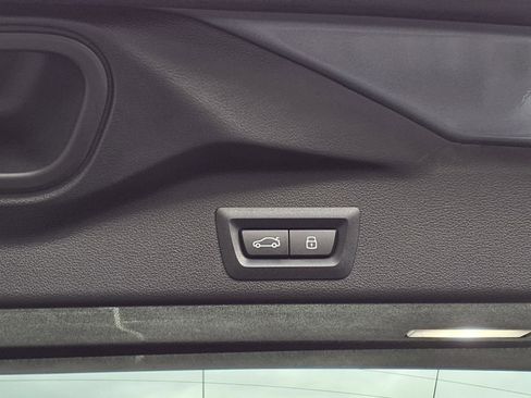 Used 2025 BMW X5 sDrive40i w/ Climate Comfort Package image 7