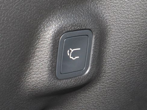 New 2026 Jeep Compass Limited image 16