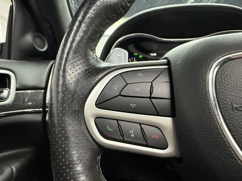 Used 2021 Jeep Grand Cherokee SRT image 13