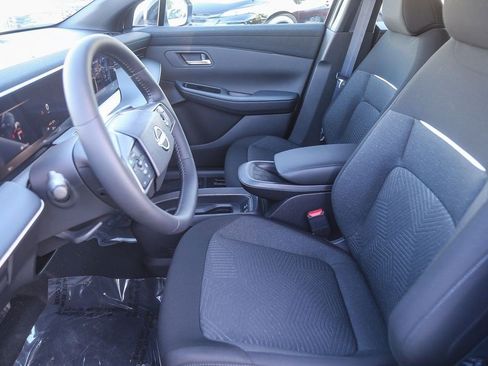 New 2026 Nissan Leaf FWD image 19