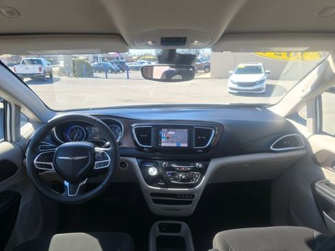 Used 2024 Chrysler Voyager LX image 17