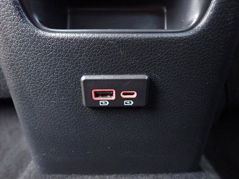 Used 2019 Nissan Sentra SR FWD image 9