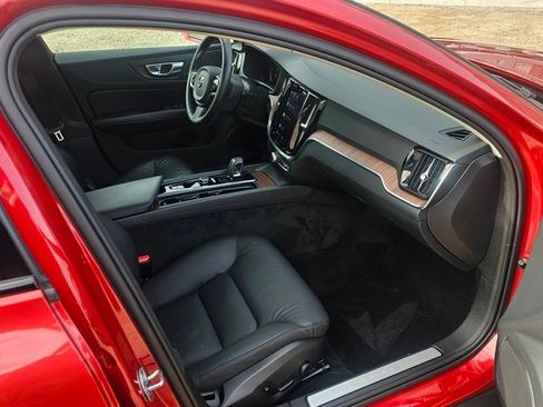 Certified 2024 Volvo V60 B5 Cross Country Plus image 10