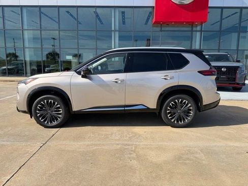 New 2026 Nissan Rogue Platinum w/ Platinum Premium Package image 2