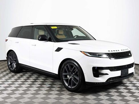 Used 2024 Land Rover Range Rover Sport SE AWD/4WD image 3