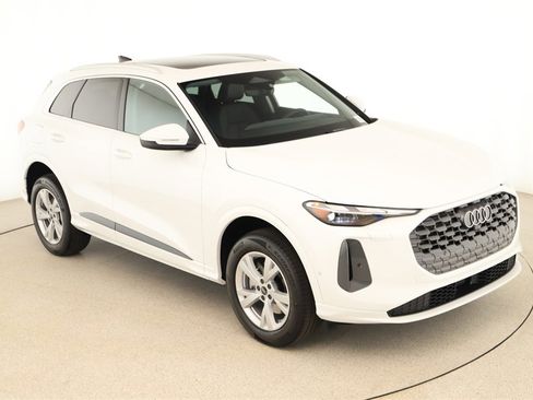 New 2025 Audi Q5 Premium image 30