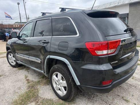 Used 2011 Jeep Grand Cherokee Laredo w/ Security & Convenience Group RWD image 8