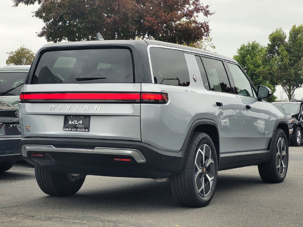Used 2023 Rivian R1S Adventure Dual AWD/4WD image 4