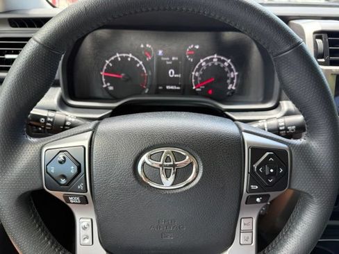 Used 2020 Toyota 4Runner SR5 Premium w/ Moonroof Package AWD/4WD image 29