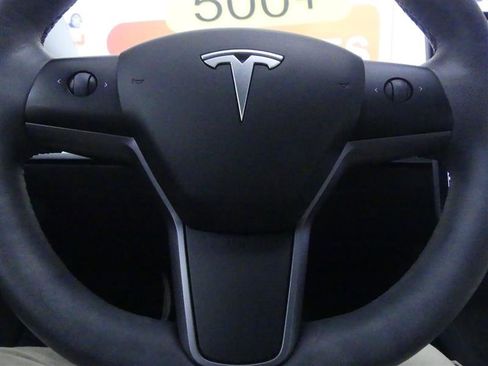 Used 2023 Tesla Model 3 Standard Range image 18