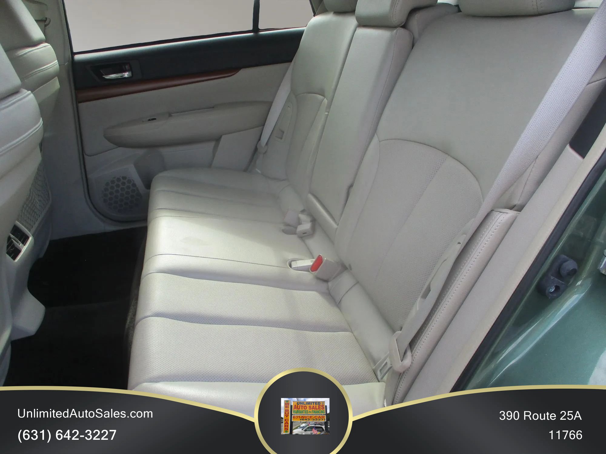 Used 2013 Subaru Outback 3.6R Limited AWD/4WD image 6