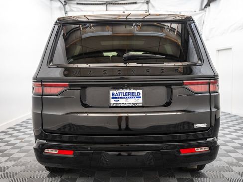 Used 2024 Jeep Wagoneer Series II AWD/4WD image 7
