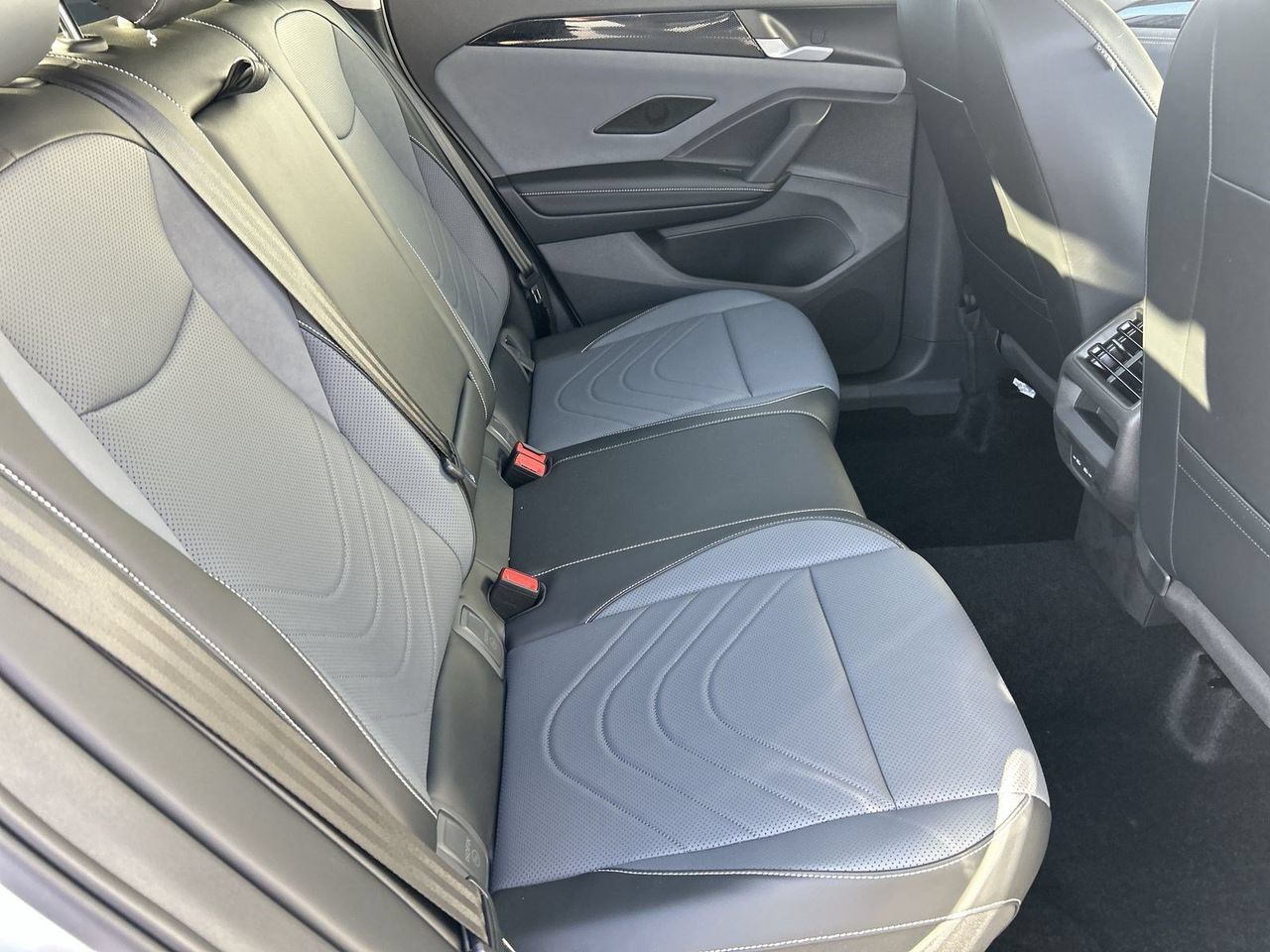 New 2026 Volkswagen Tiguan SE AWD/4WD image 9