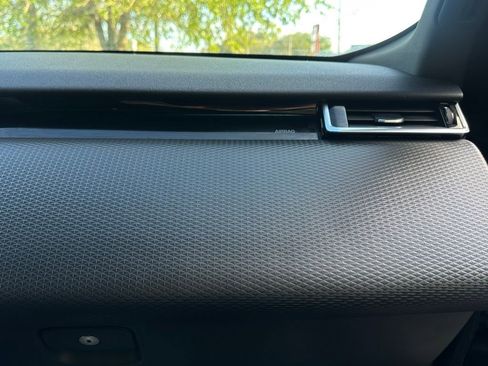 Used 2023 Land Rover Range Rover Velar R-Dynamic S image 30