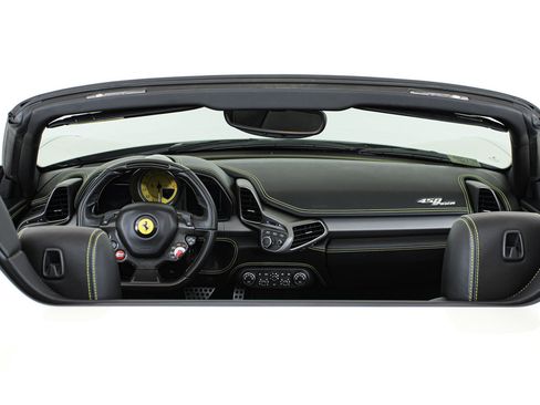 Used 2015 Ferrari 458 Spider RWD image 34
