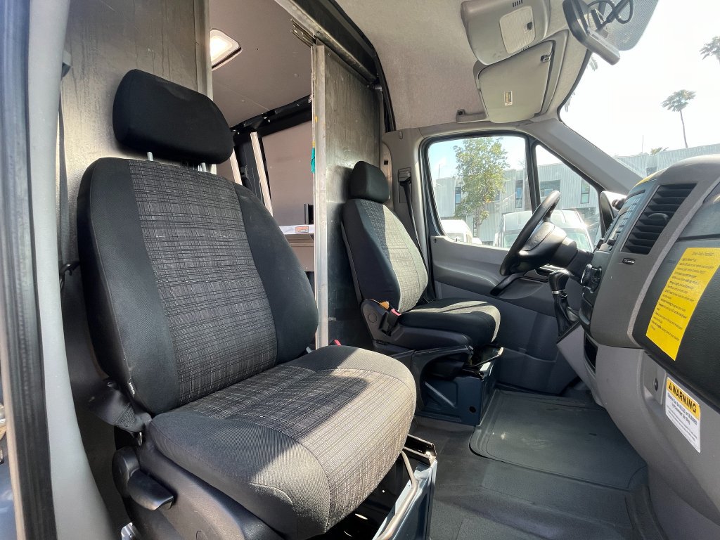 Used 2018 Mercedes-Benz Sprinter 2500 image 12