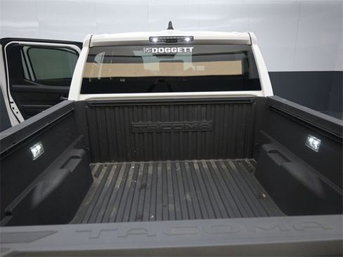Used 2024 Toyota Tacoma TRD Off-Road image 25