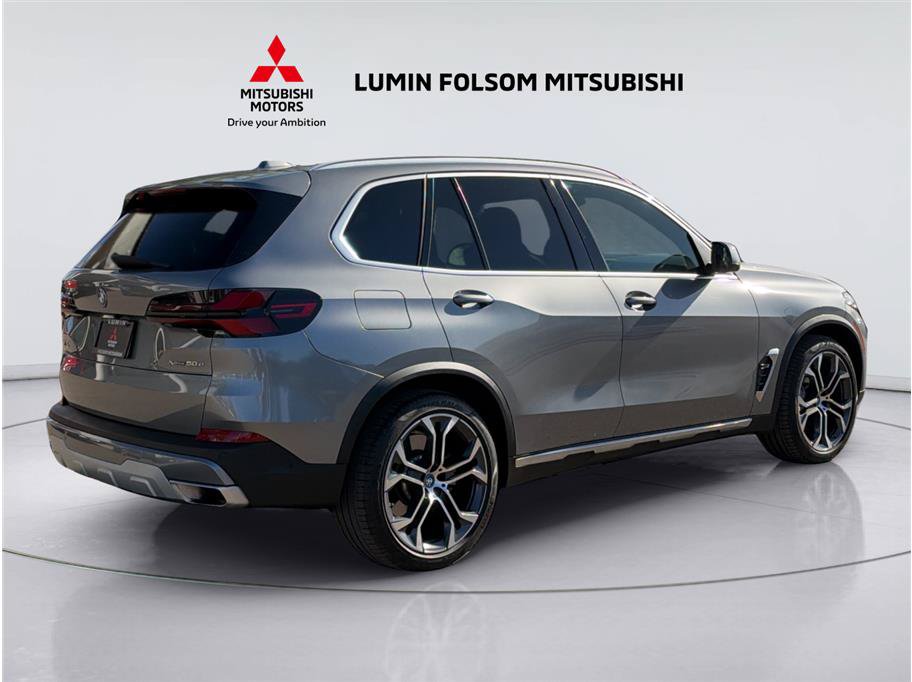 Used 2024 BMW X5 xDrive50e w/ Parking Assistance Package AWD/4WD image 5
