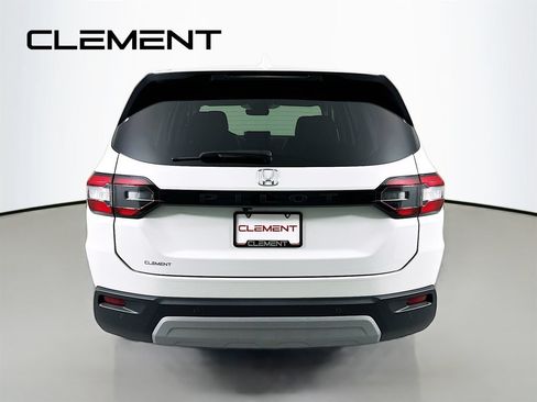 Used 2025 Honda Pilot EX-L image 8