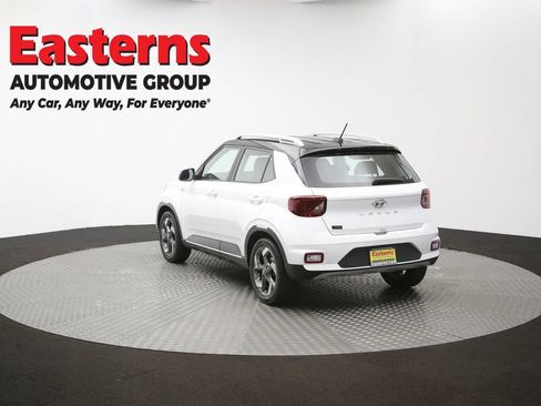 Used 2025 Hyundai Venue Limited FWD image 64