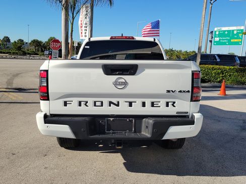 Used 2023 Nissan Frontier SV w/ Midnight Edition Package image 6