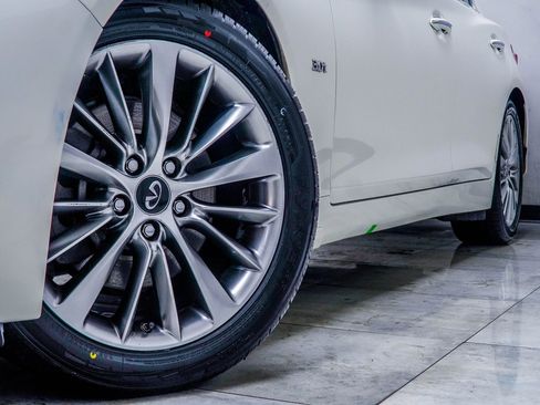 Used 2018 INFINITI Q50 Luxe w/ Essential Package (3.0T Luxe) RWD image 3