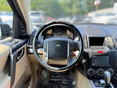 Used 2010 Land Rover LR2 HSE AWD/4WD image 17