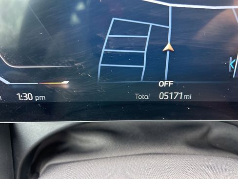 Used 2025 BMW 530i xDrive w/ Premium Package image 13