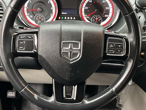 Used 2017 Dodge Grand Caravan SXT FWD image 14