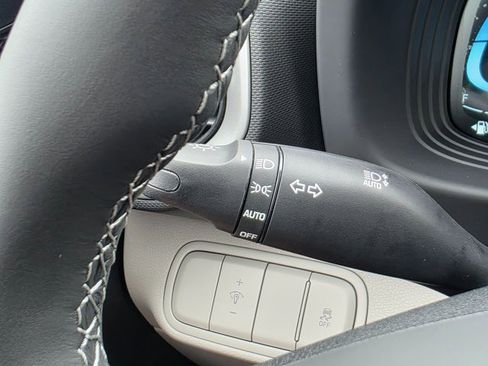 New 2025 Hyundai Venue SEL image 35