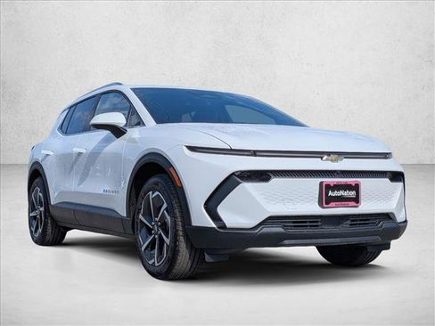 New 2026 Chevrolet Equinox EV LT image 3