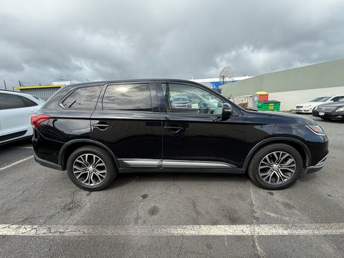 Used 2016 Mitsubishi Outlander SE image 6