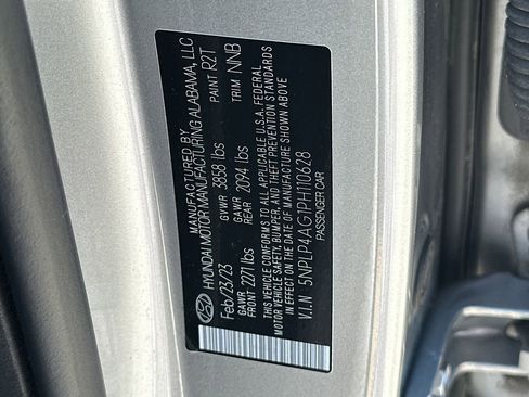 Used 2023 Hyundai Elantra Limited FWD image 31