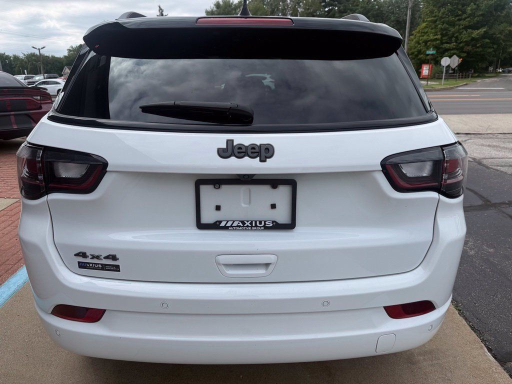 Used 2025 Jeep Compass Limited w/ High Altitude Package AWD/4WD image 7