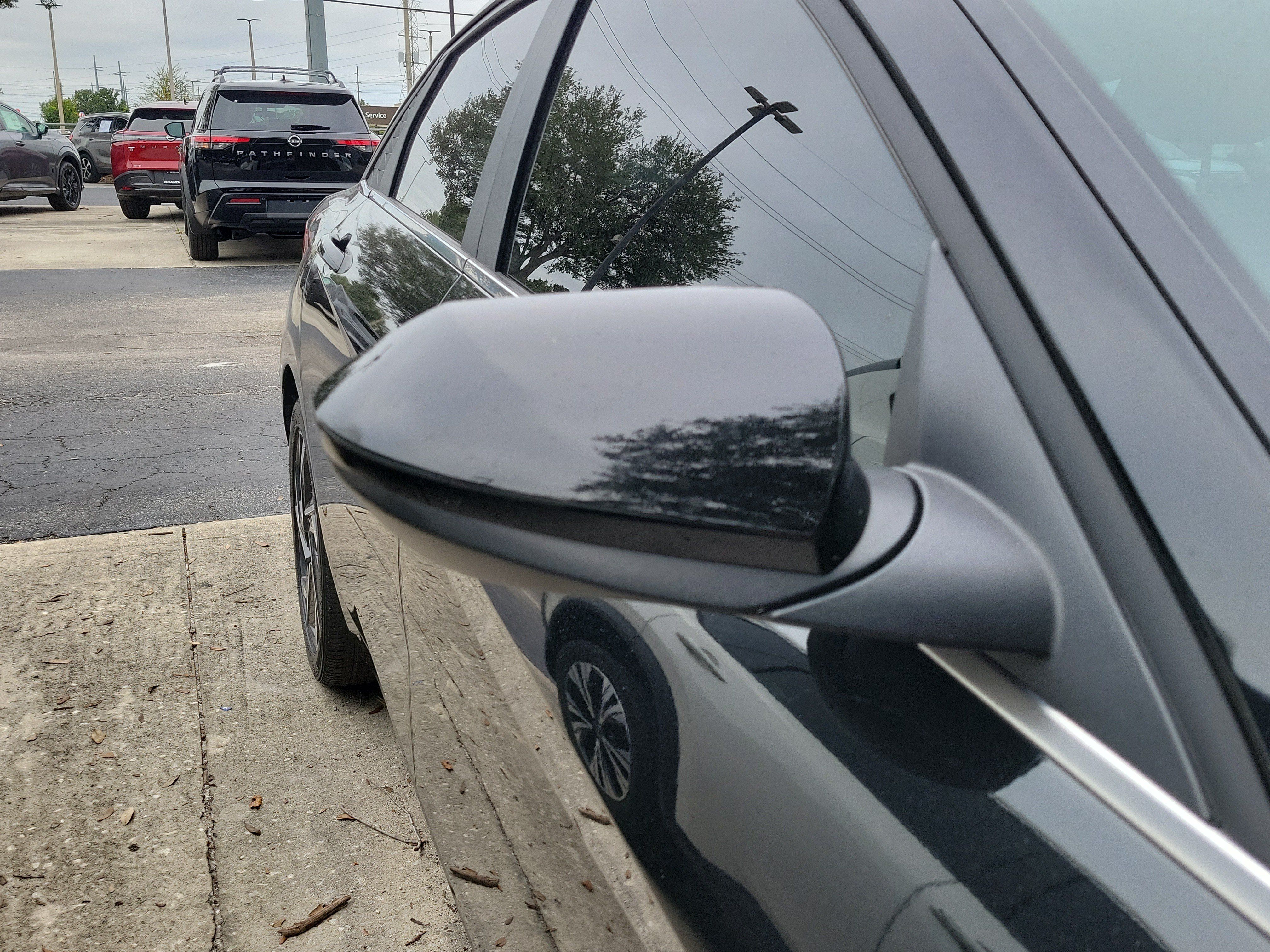Used 2024 Hyundai Elantra SEL w/ Convenience Package FWD image 3