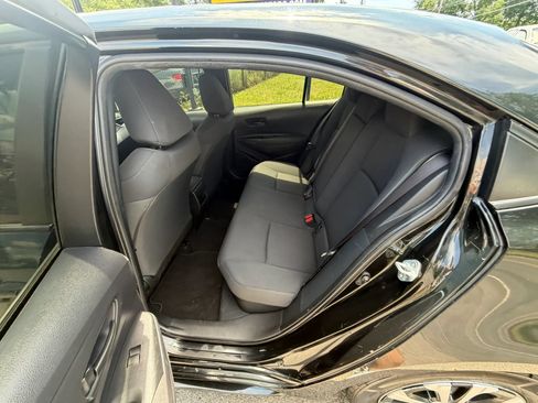 Used 2022 Toyota Corolla LE w/ Carpet Mat Package (TMS) FWD image 19