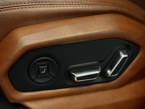 Used 2022 Lamborghini Urus image 18