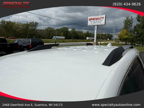 Used 2022 GMC Acadia SLE w/ Driver Convenience Package image 11