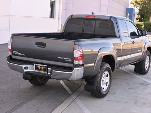 Used 2015 Toyota Tacoma PreRunner w/ SR5 Package RWD image 7