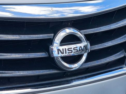 Used 2018 Nissan Versa SV FWD image 6