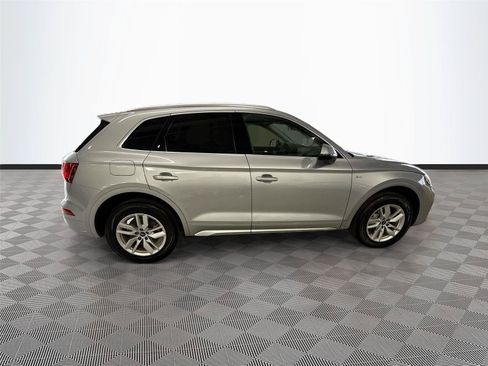 Used 2023 Audi Q5 2.0T Premium w/ Convenience Package AWD/4WD image 8