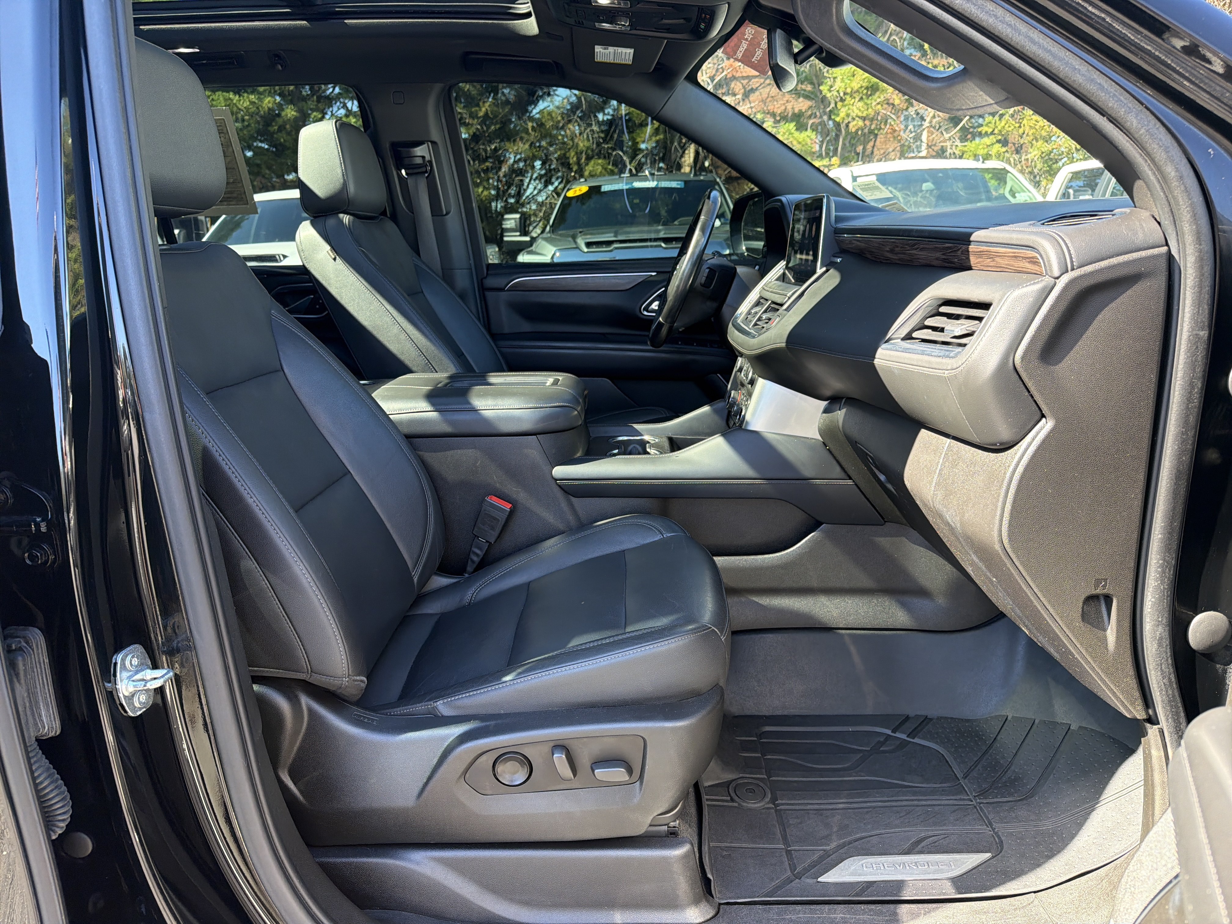 Used 2021 Chevrolet Tahoe Z71 w/ Z71 Off-Road Package AWD/4WD image 35