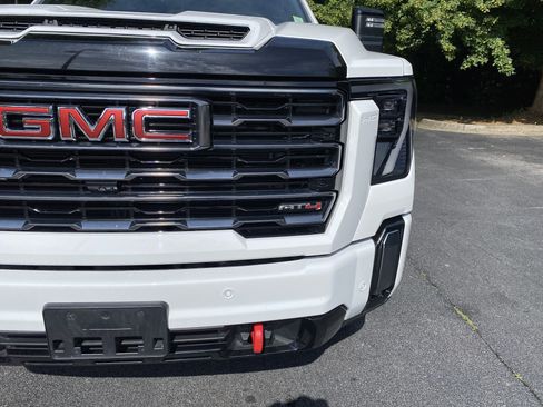 Used 2024 GMC Sierra 2500 AT4 w/ Technology Package AWD/4WD image 15